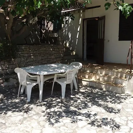 Pava Apartment *