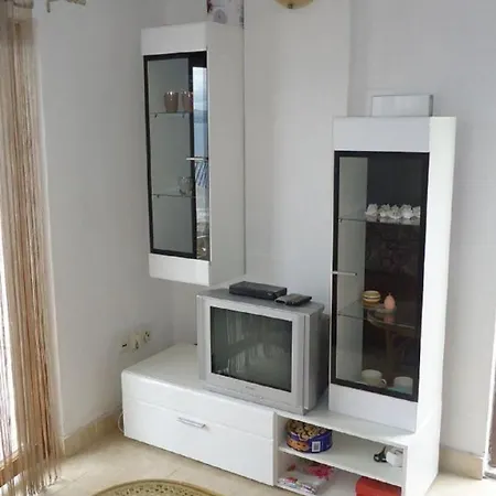 Pava アパート ストモルスカ