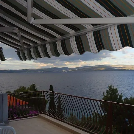 アパート Pava ストモルスカ