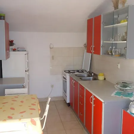 Pava アパート ストモルスカ